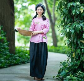 Hướng dẫn chi tiết 10+ cách tạo dáng với áo bà ba