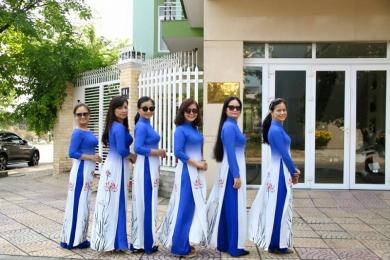 Tổng hợp những mẫu đồng phục áo dài đẹp, nổi tiếng hiện nay