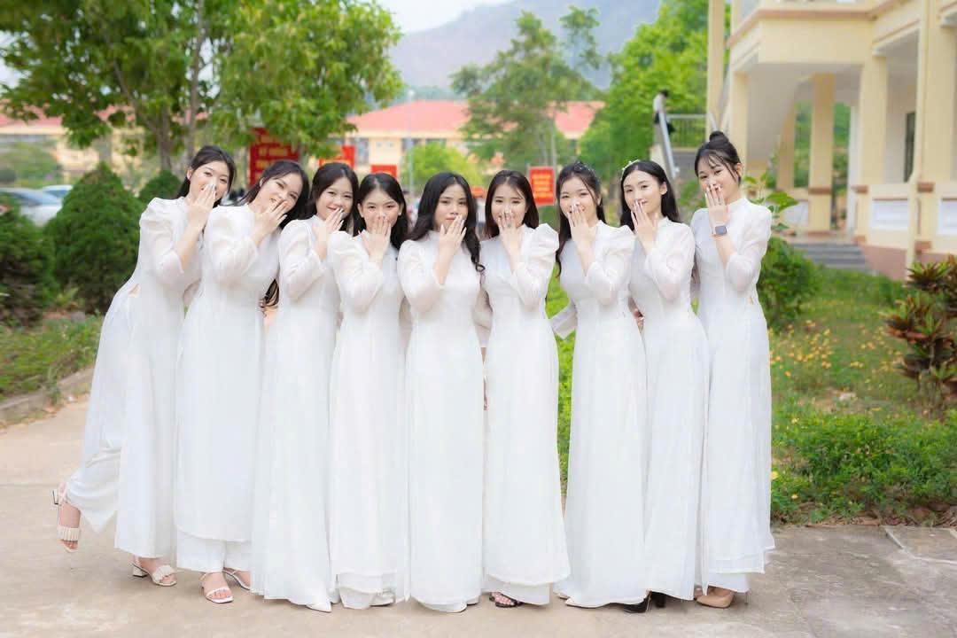 Trang Phục Duyên Hà Cho Thuê Áo Tốt Nghiệp Uy Tín Hàng Đầu Hà Nội