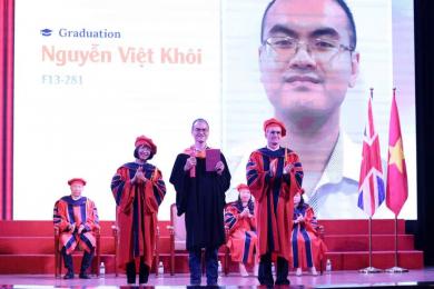 Duyên Hà cung cấp lễ phục trao bằng uy tín hàng đầu tại Hà Nội