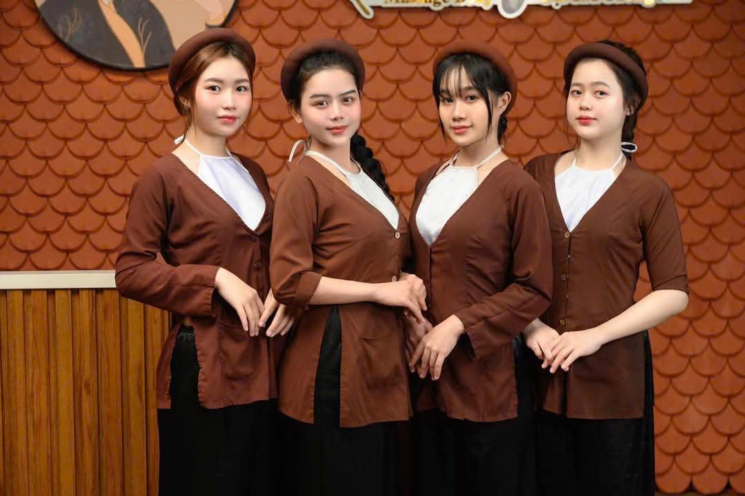 3 Lưu Ý Khi Tìm Đơn Vị May Đồng Phục Áo Bà Ba Nhà Hàng
