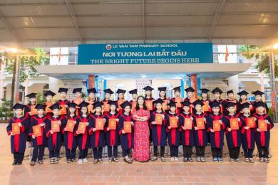 Mách bạn địa chỉ may áo tốt nghiệp giá tốt nhất tại Hà Nội