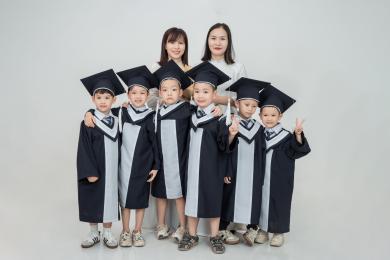 Tại Sao Bạn Nên Chọn Dịch Vụ “Thuê Áo Cử Nhân Giá Rẻ”