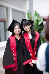Thuê áo cử nhân FTU – Giải pháp hoàn hảo cho ngày lễ tốt nghiệp