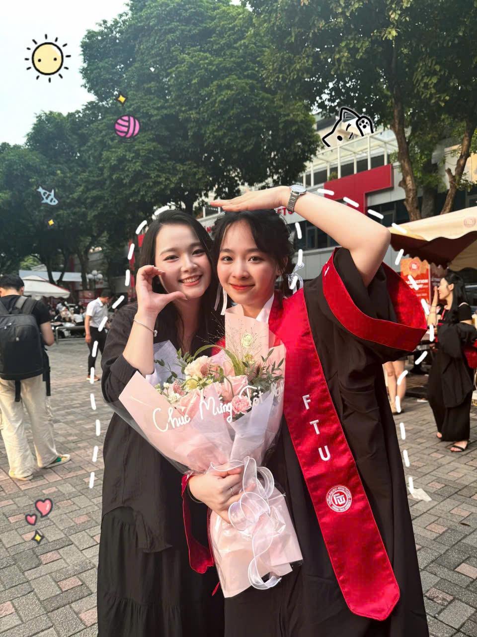 3 lý do nên mua áo cử nhân đại học Ngoại Thương