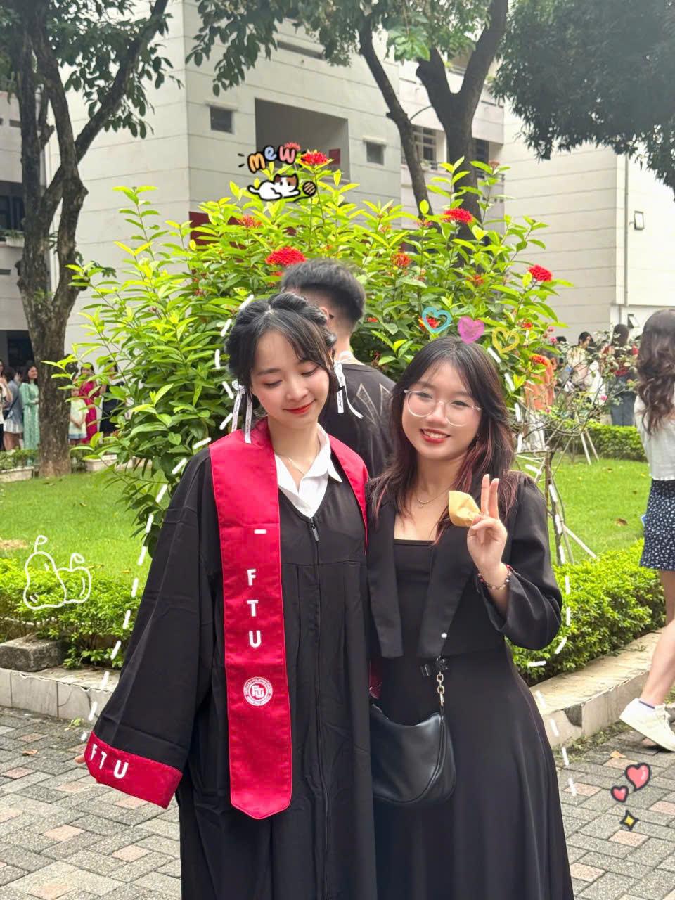 Khi nào nên mua áo cử nhân lưu niệm?