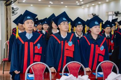 Giới thiệu địa chỉ cho thuê áo cử nhân Đại học Mở uy tín tại Hà Nội