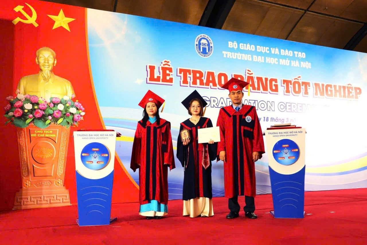 Dịch vụ Bán và cho thuê áo cử nhân Đại học Mở tại Duyên Hà có gì ưu việt?