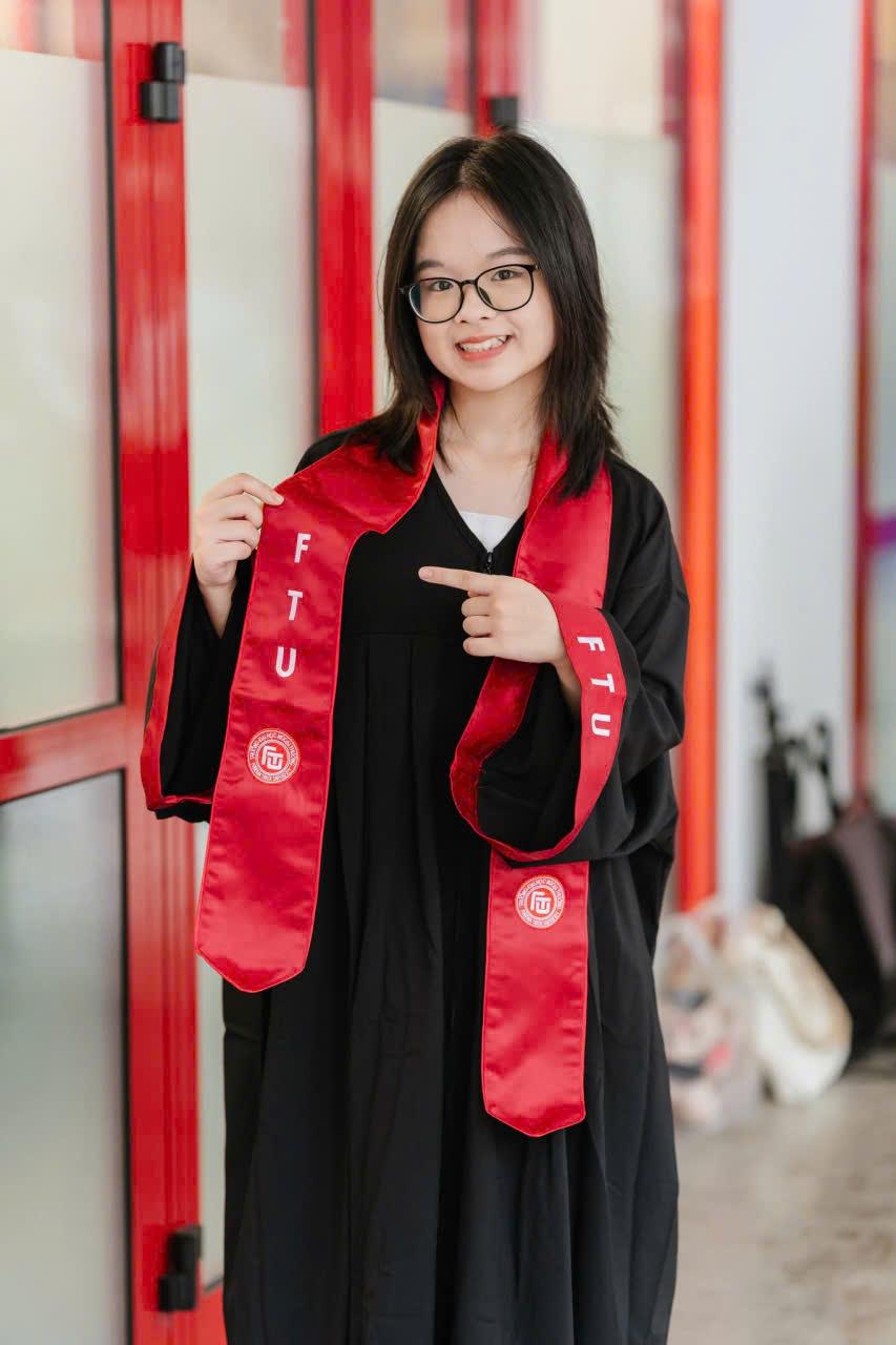 Cơ hội tốt để Thuê áo tốt nghiệp FTU giá ưu đãi