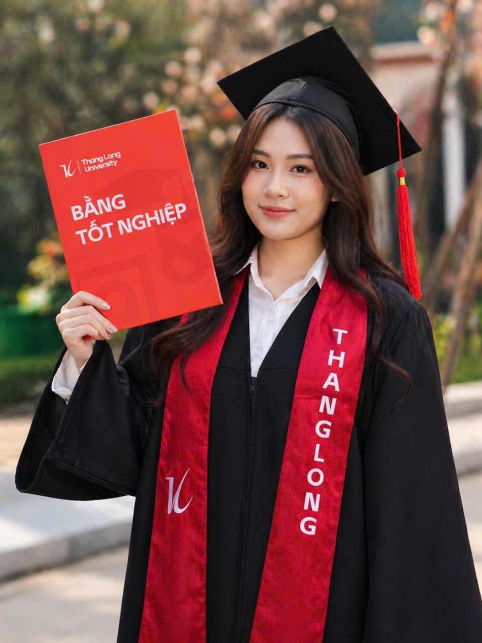 3 điều cần chú ý khi thuê áo cử nhân Đại Học Thăng Long