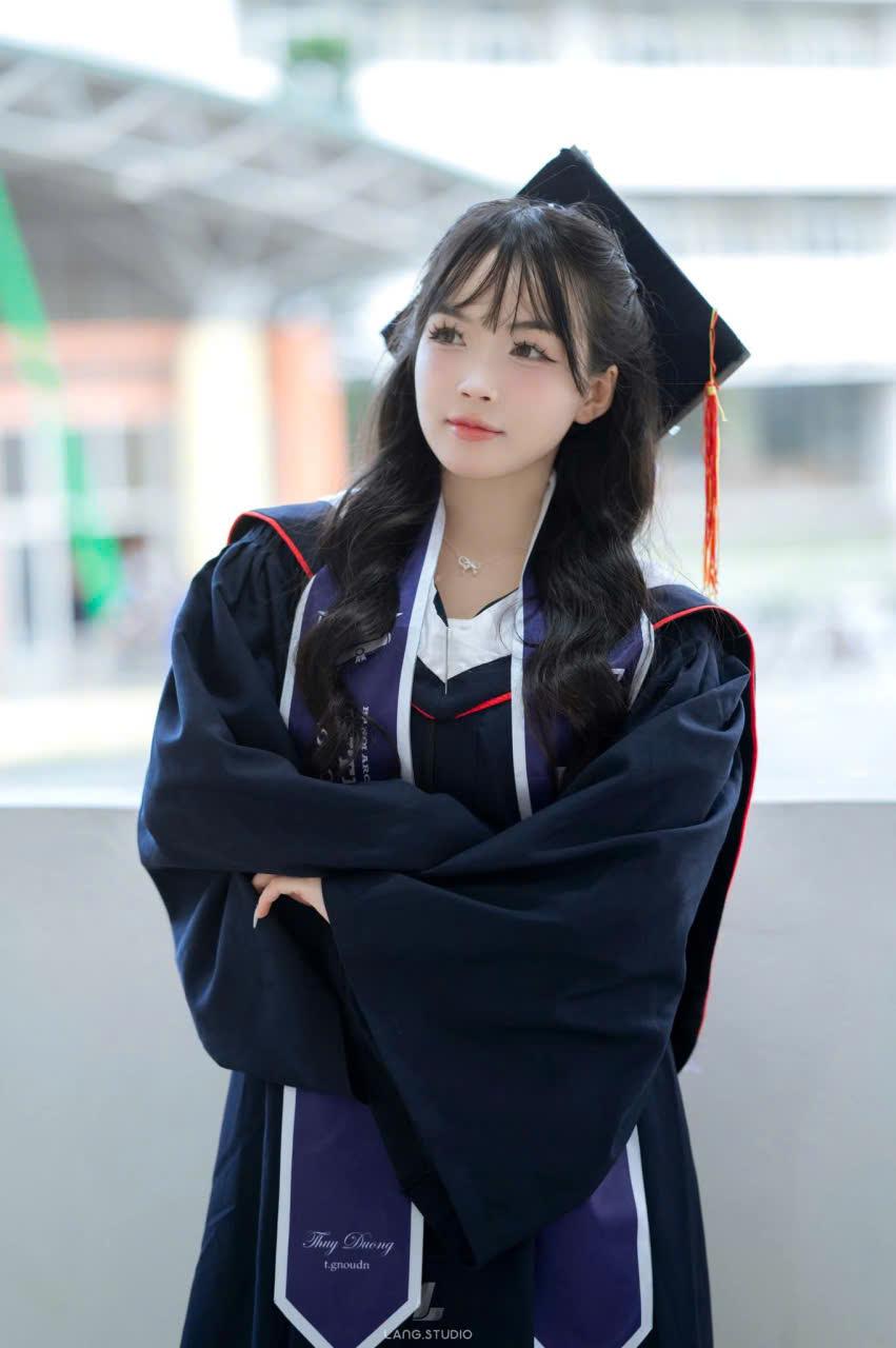 Địa chỈ cho thuê áo chụp kỷ yếu giá tốt nhất Hà Nội