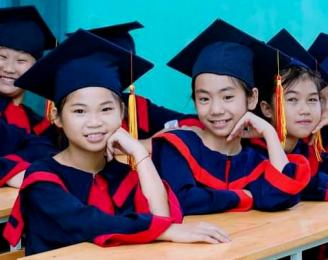 Thuê áo tốt nghiệp tiểu học giá rẻ nhất Hà Nội