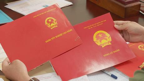 Bằng tốt nghiệp cao đẳng là gì? Bằng cao đằng tên tiếng Anh