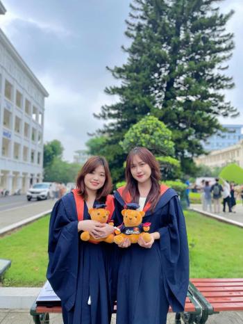 Cho thuê áo tốt nghiệp thạc sĩ