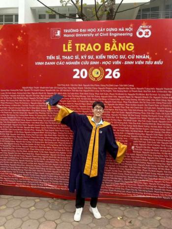 Bán và cho thuê áo cử nhân Đại học Kiến Trúc