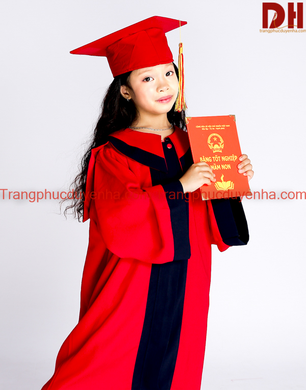 Thuê Áo Cử Nhân Mầm Non 