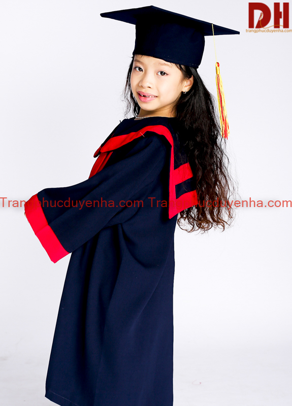 Thuê Áo Cử Nhân Mầm Non 