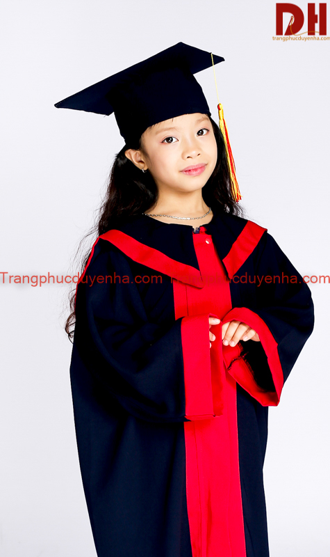 thuê áo tốt nghiệp mầm non giá rẻ