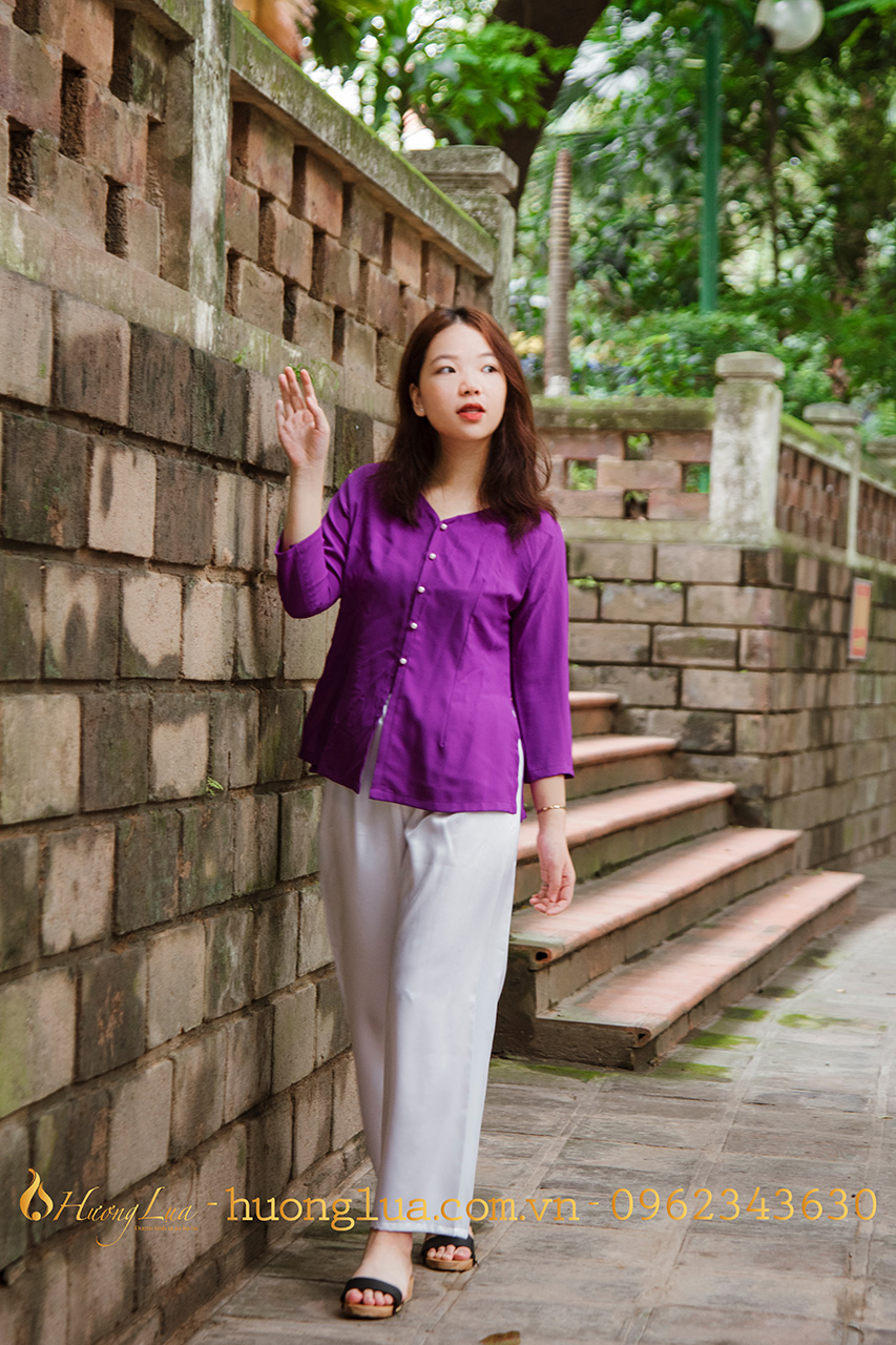 Đồng phục áo bà ba lụa hồng nhung màu tím