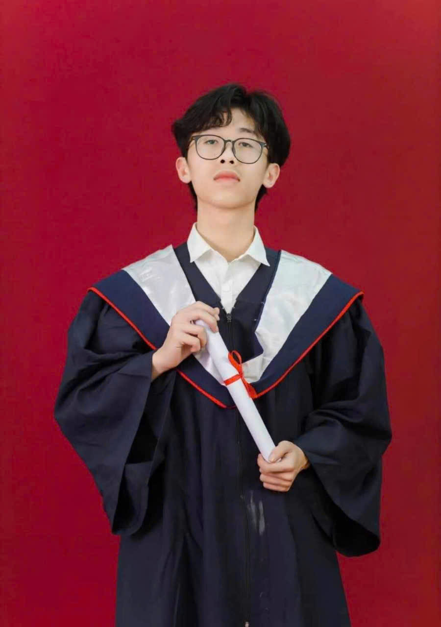 thuê áo cử nhân cấp 3