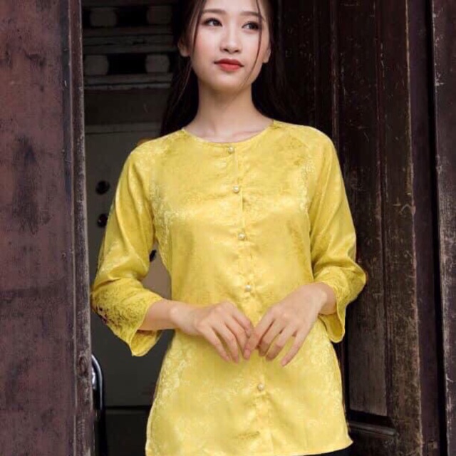 Áo bà ba cách tân đi lễ chùa