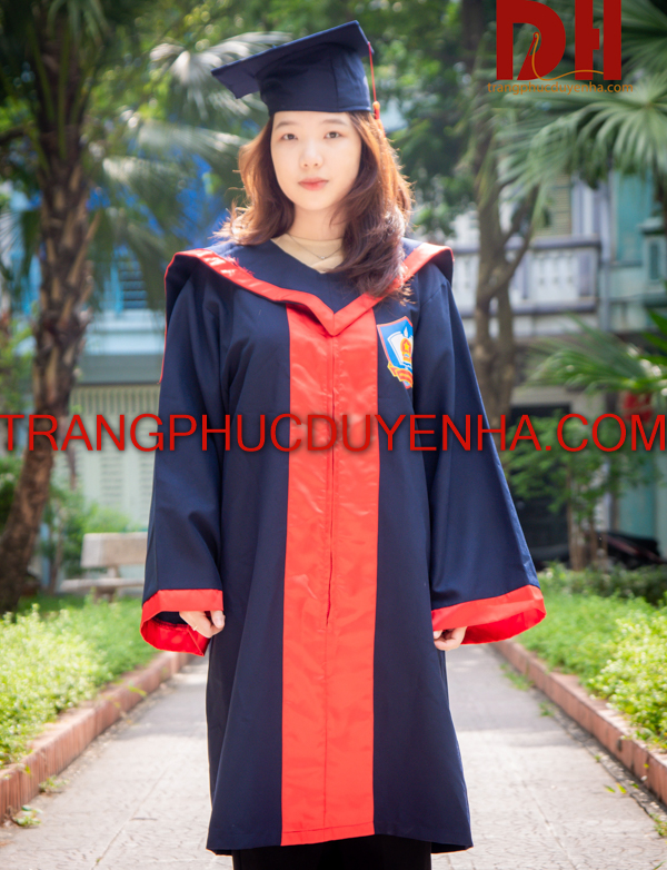 thuê áo cử nhân đại học