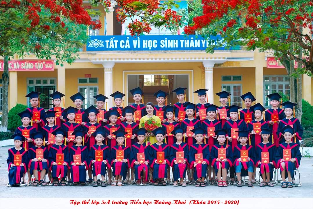 chup anh voi ao cu nhan