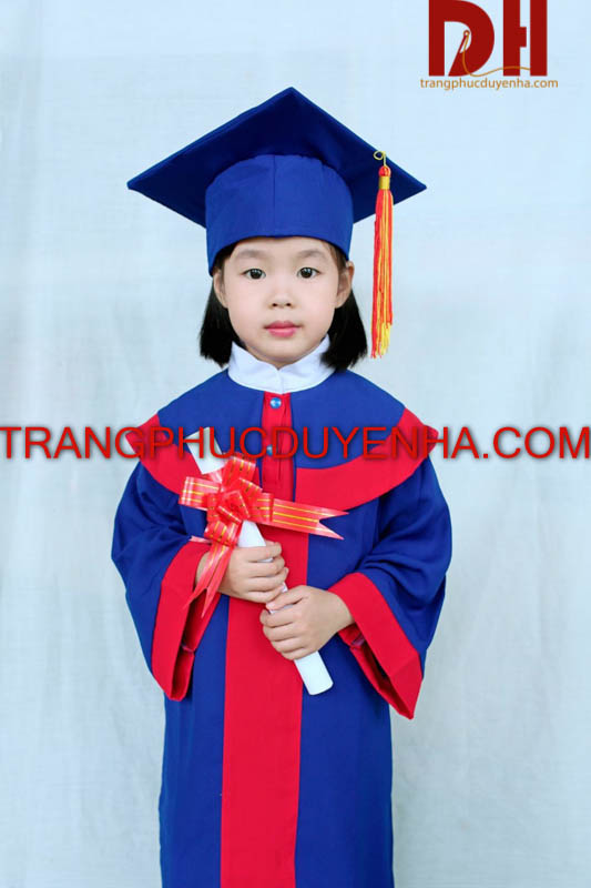 Áo cử nhân mầm non