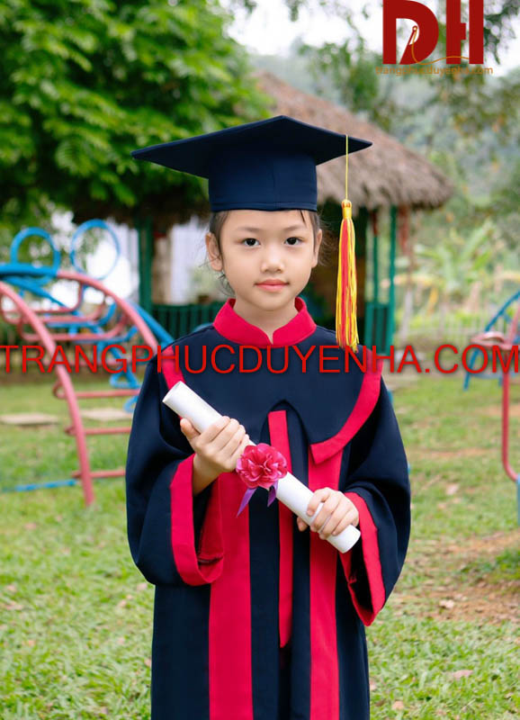 Áo cử nhân mầm non