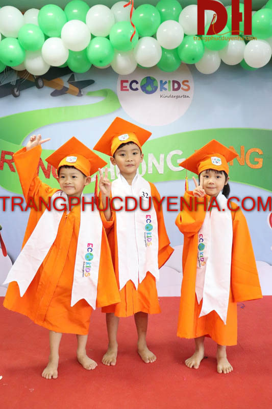 Áo cử nhân mầm non