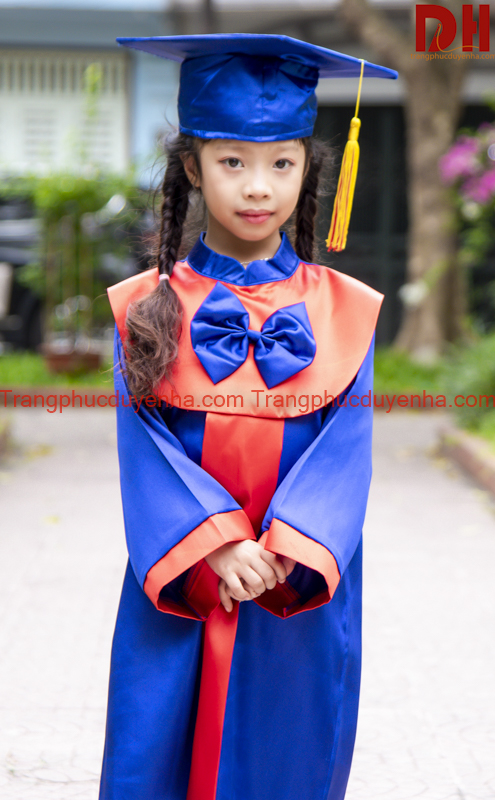 Áo cử nhân mầm non