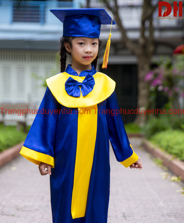 Áo cử nhân mầm non