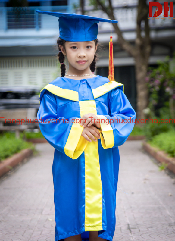 Áo cử nhân mầm non