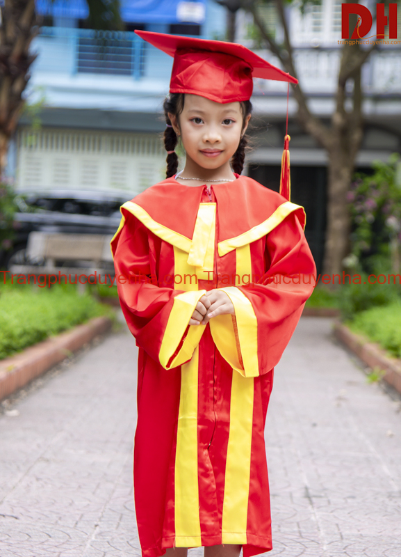 Áo cử nhân mầm non