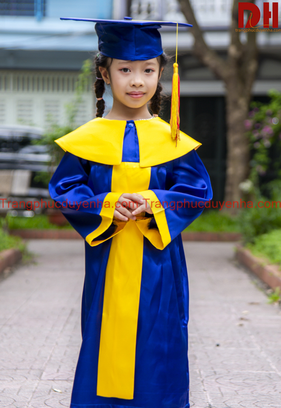 Áo cử nhân mầm non