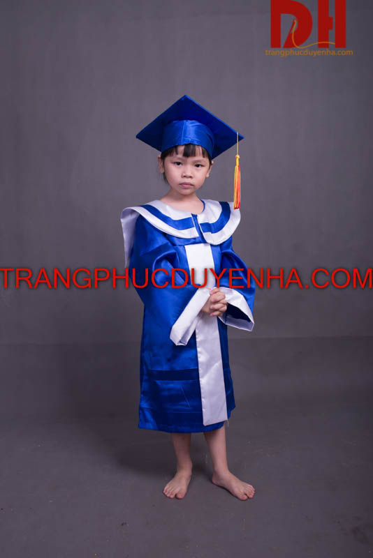 Áo cử nhân mầm non