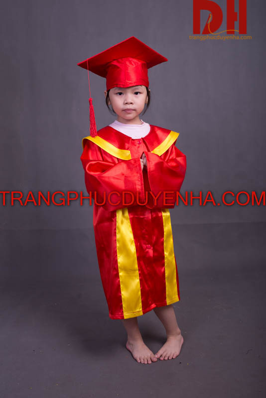 Áo cử nhân mầm non