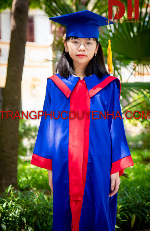 Áo cử nhân tiểu học