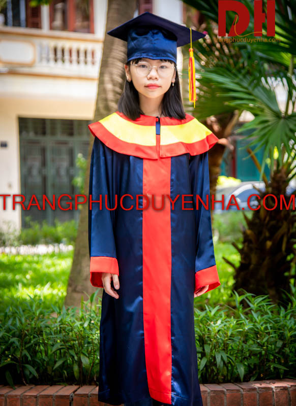 Áo cử nhân tiểu học