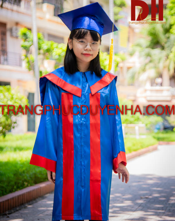 Áo cử nhân tiểu học