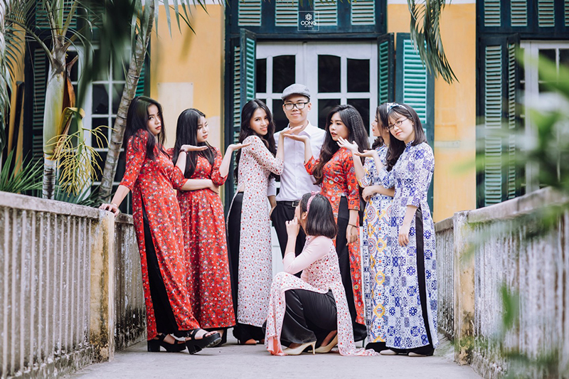 Mặc áo dài chụp kỷ yếu không thể thiếu nhiếp ảnh gia có tâm