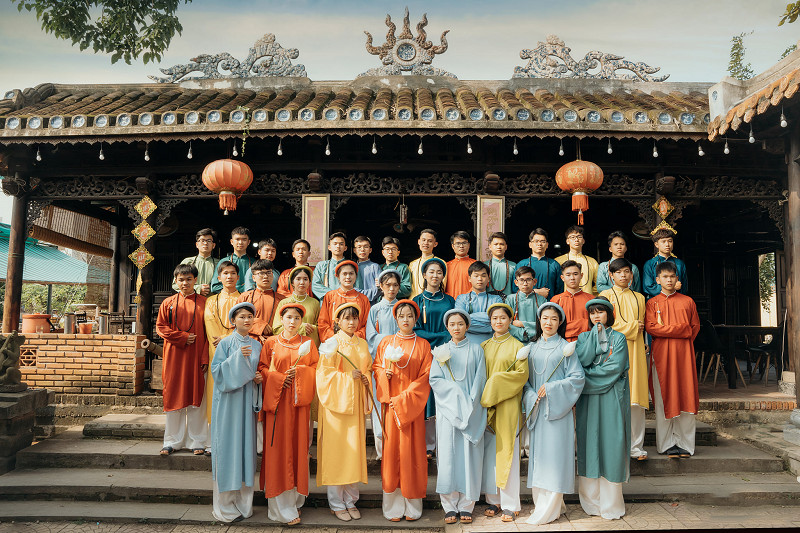 Cổ phục áo dài chụp kỷ yếu