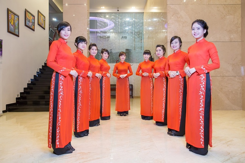Áo dài đồng phục lễ tân công ty