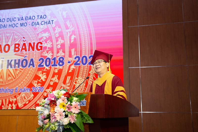 Trang phục Duyên Hà chuyên may áo thạc sĩ, cho thuê áo thạc sĩ giá tốt