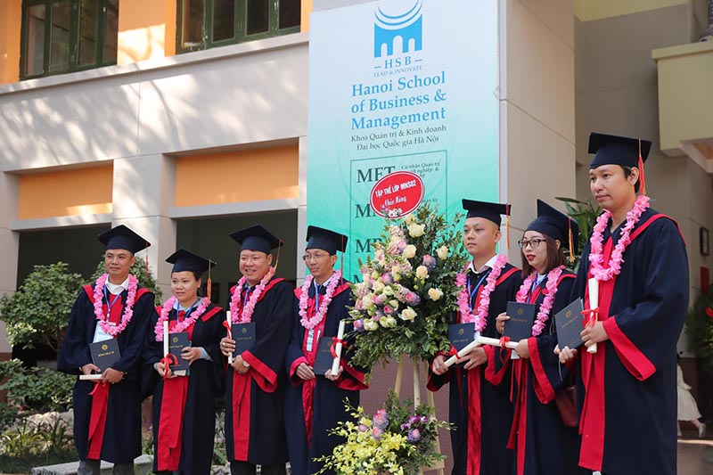 Học viên phải đạt đủ điều kiện mới được xét tham gia bảo vệ luận văn thạc sĩ