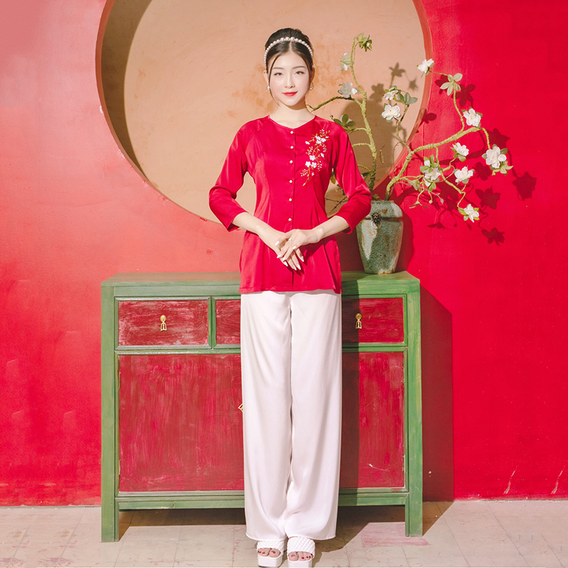 Xu hướng thuê áo bà ba ở Hà Nội