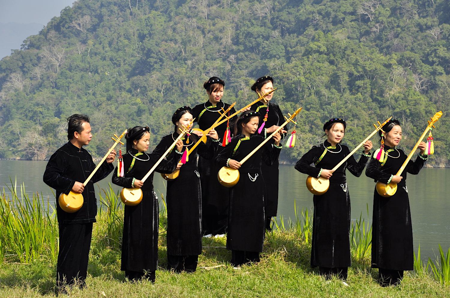 Trang phục truyền thống ba miền