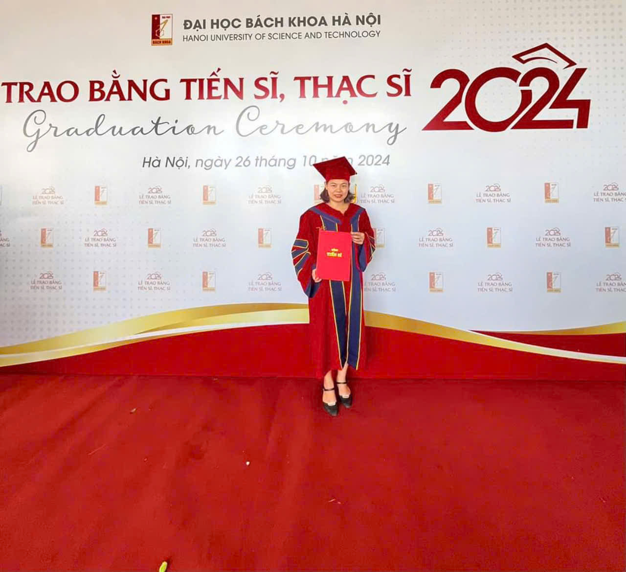 thuê áo tốt nghiệp đại học bách khoa