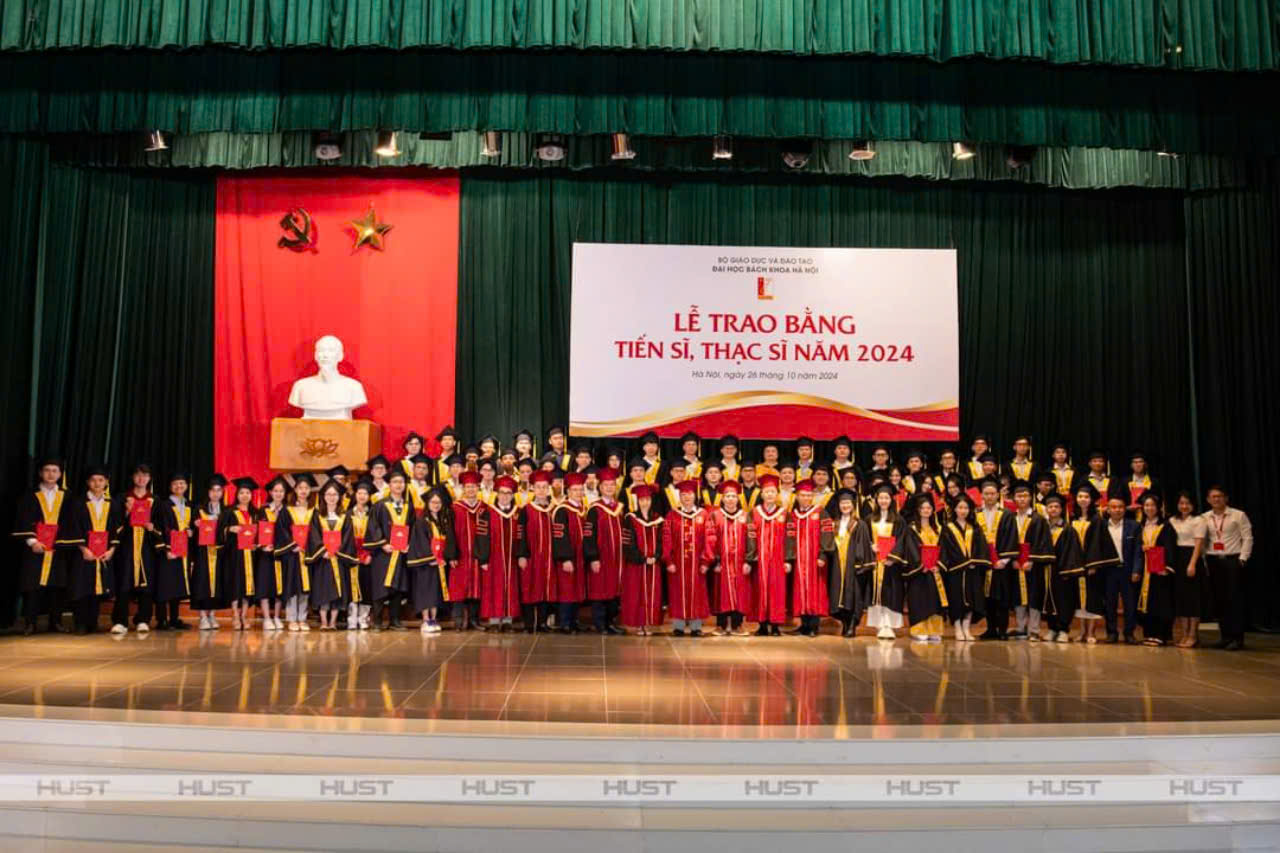 Thuê Áo Tốt Nghiệp Đại Học Bách Khoa
