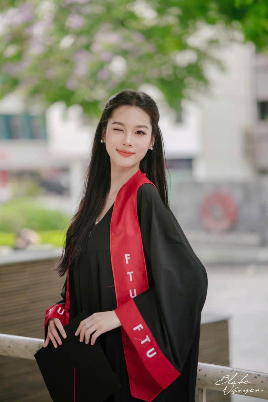 giặt áo cử nhân trọn gói